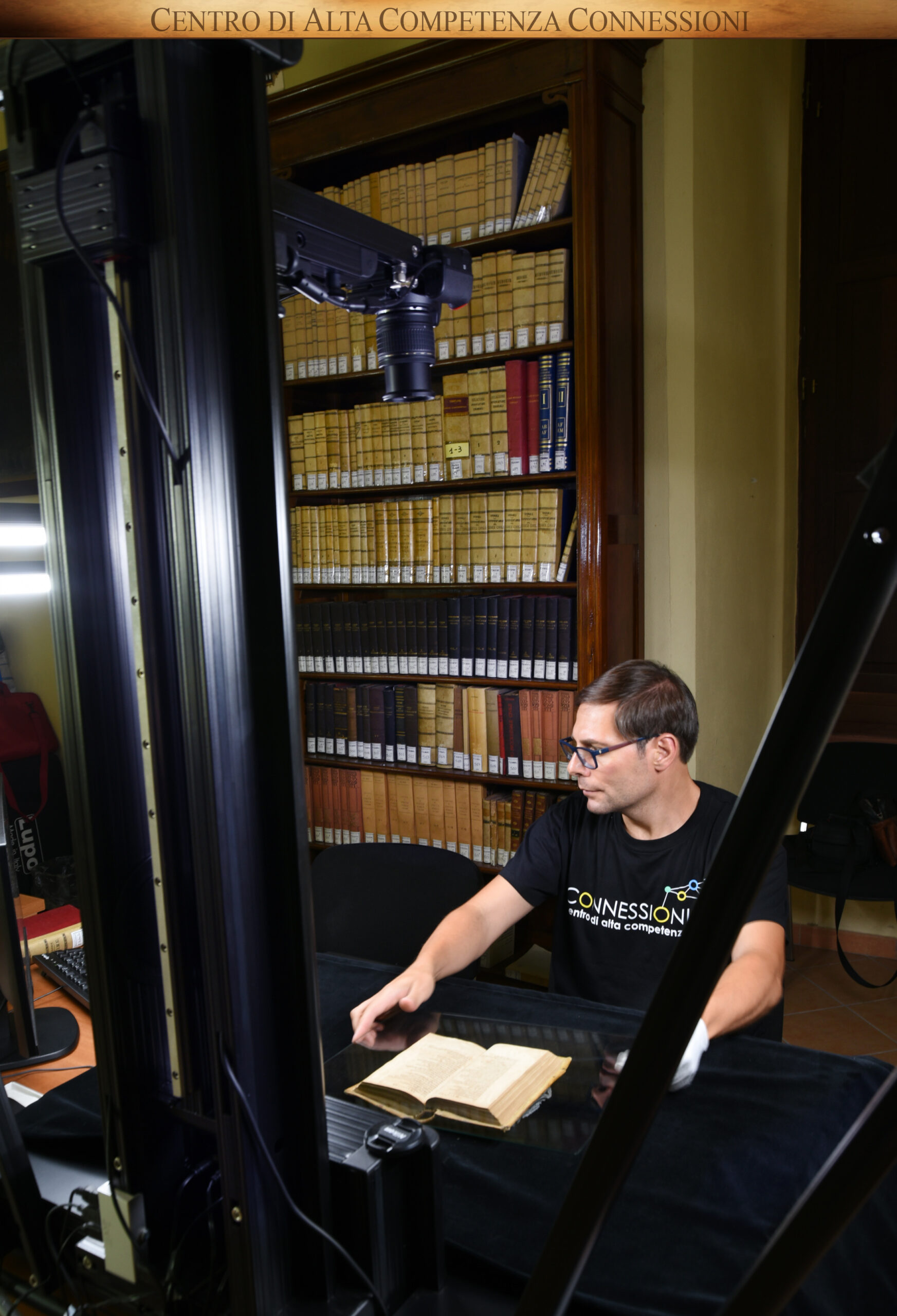 Polo per la Digitalizzazione di Beni Librarie e Beni Culturali del Centro di Alta Competenza CONNESSIONI - Nella foto da Dx: la dott.ssa Eleonora Cafiero co-fondatrice di CONNESSIONI e la dott.ssa Elena Capocasale